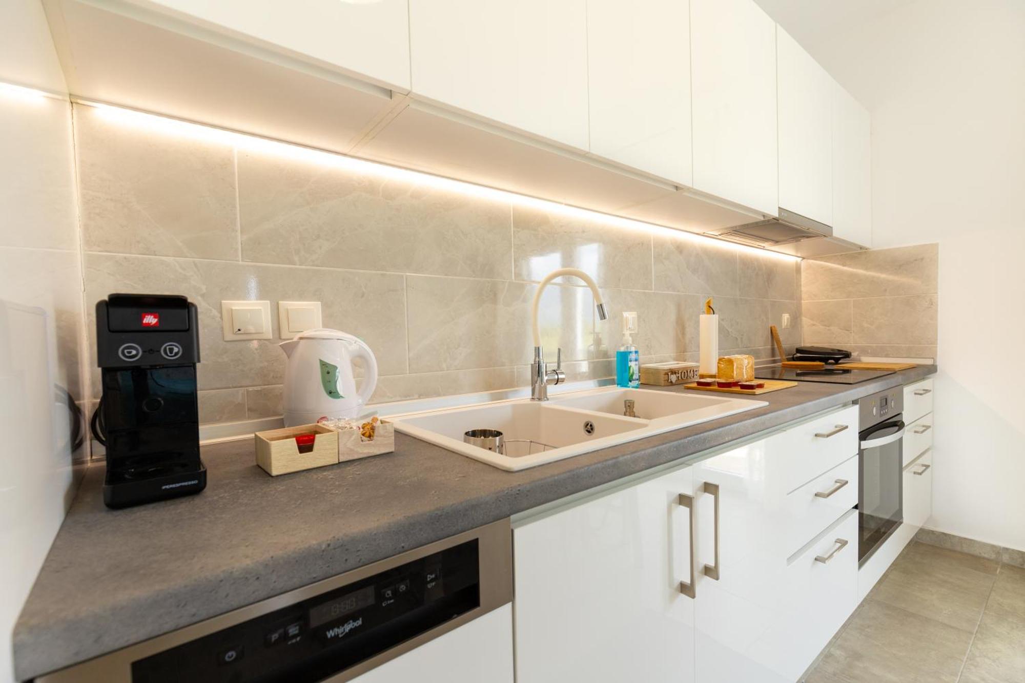 Countryside Apartments First Floor Трикала Экстерьер фото